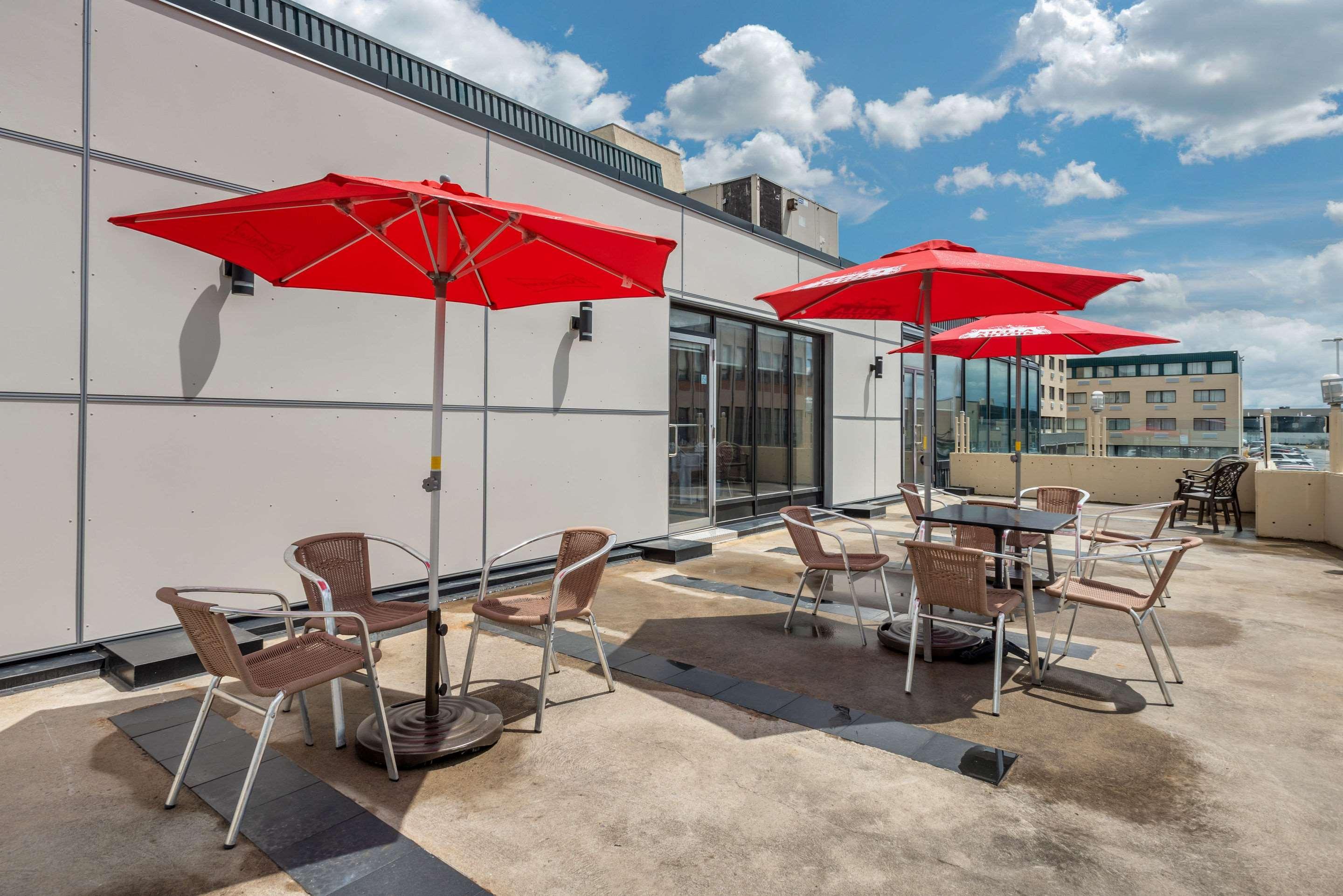 Quality Hotel Dorval Aeroport Exterior photo