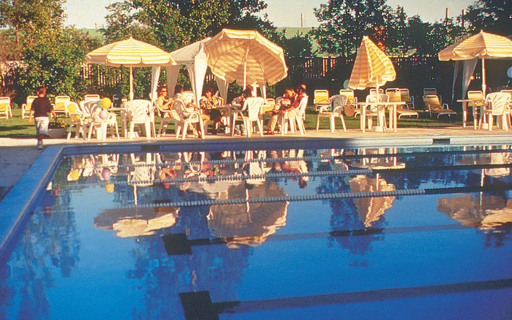 Quality Hotel Dorval Aeroport Exterior photo